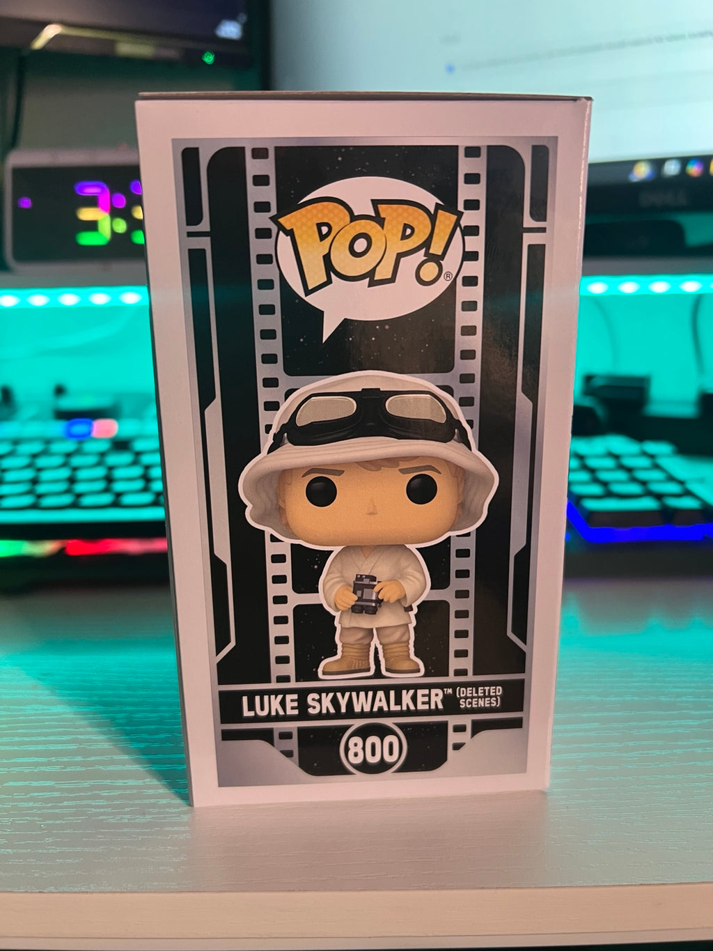 Funko Pop Star Wars Luke Skywalker Deleted Scenes bobblehead figure number 800 side packaging