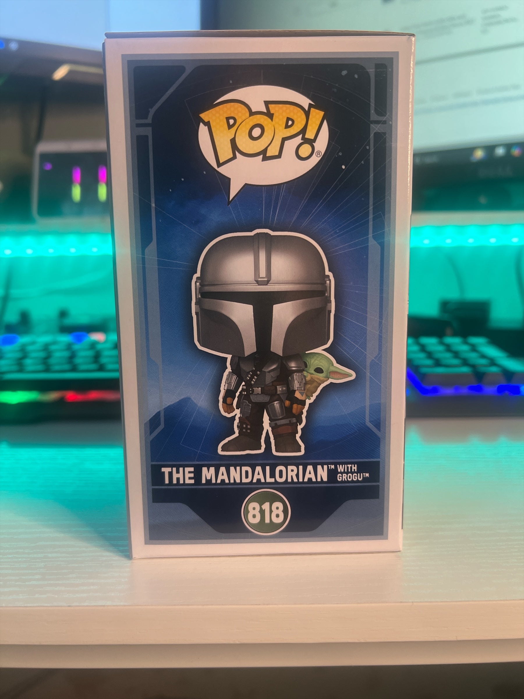 Funko Pop Star Wars The Mandalorian with Grogu 818 image 2 side box view
